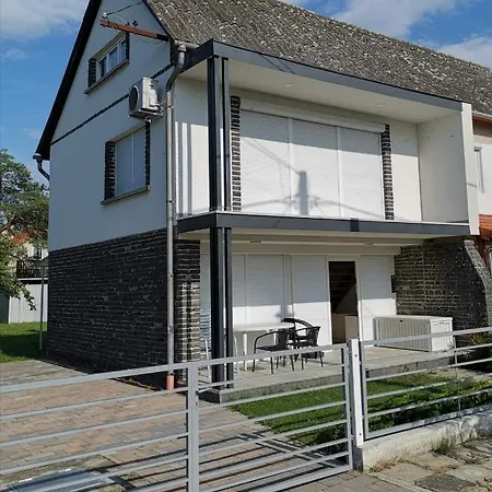 Holiday home Tulipan Vendeghaz